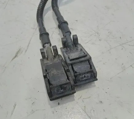 Volkswagen PASSAT B5.5 Windshield washer spray nozzle 