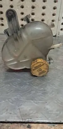 Coolant expansion tank/reservoir