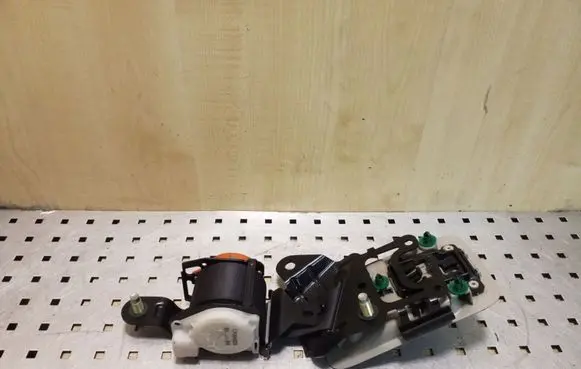 Honda Accord Middle seatbelt (rear) C7084208