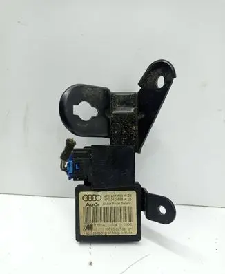 Clutch pedal sensor