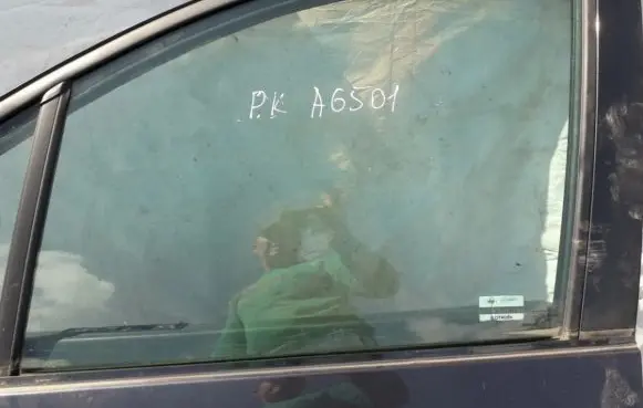Citroen C8 Front door window glass four-door