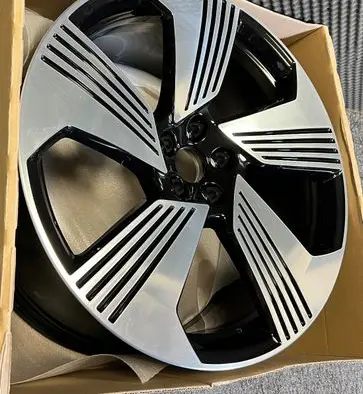 Audi e-tron R21 alloy rim AKE601025AC