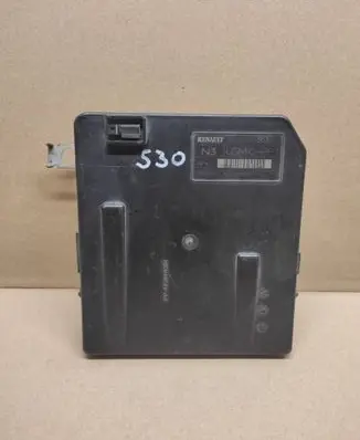 Renault Megane II Fuse module 8200481863