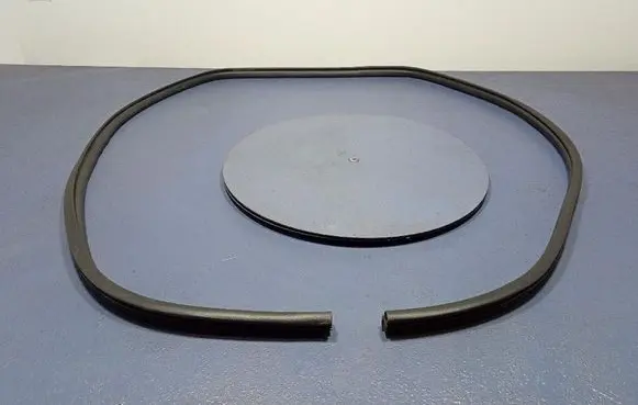 Mitsubishi Outlander Front door rubber seal 