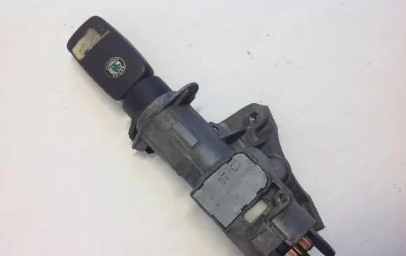 Skoda Fabia Mk1 (6Y) Ignition lock 4B0905851C