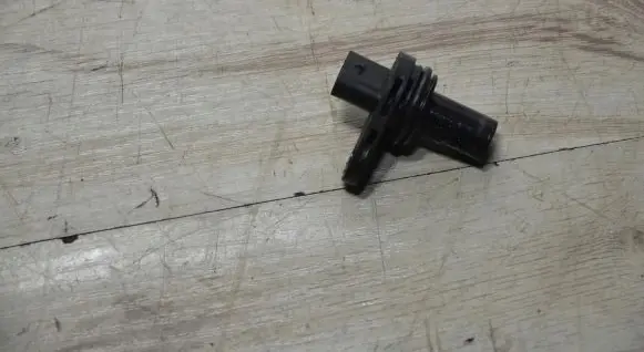BMW 2 F45 Camshaft position sensor