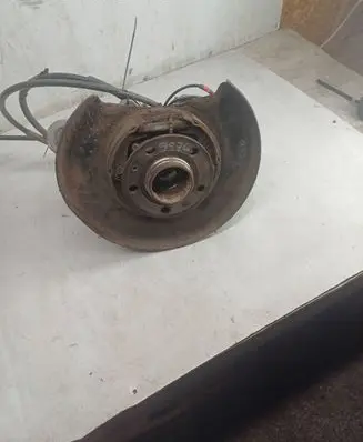 Volvo XC70 Rear wheel hub 9200623