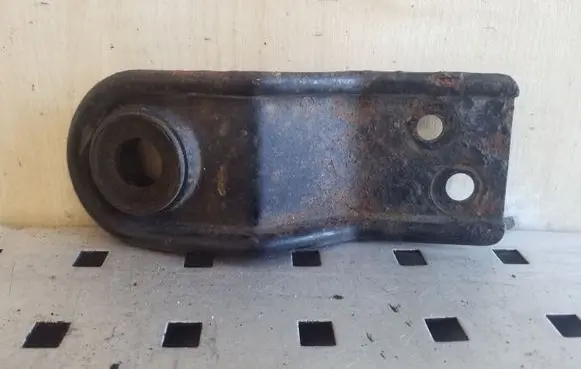 Mitsubishi Pajero Radiator mount bracket MR126801