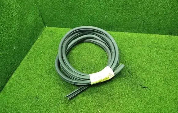 Renault Trafic III (X82) Sliding door rubber seal 