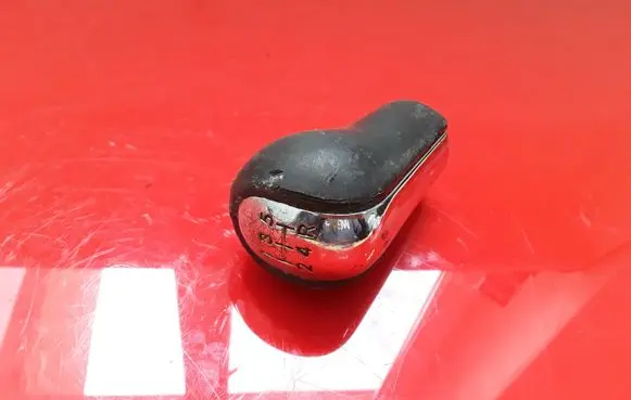 Toyota Corolla E120 E130 Gear lever shifter trim leather/knob NOCODE