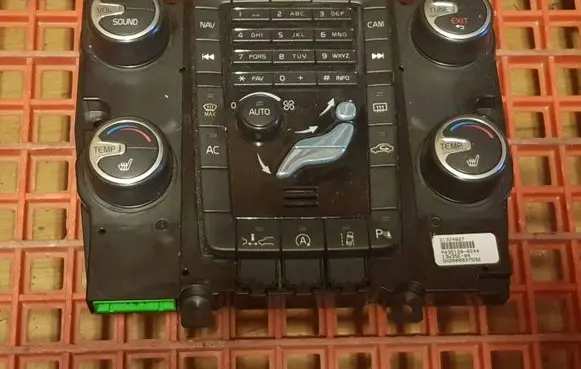 Volvo S60 Climate control/heater control trim 31324827 13W35E04 SN2000937592
