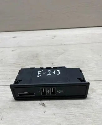 Mercedes-Benz E W213 USB socket connector A2138200400 TYP165 28032018