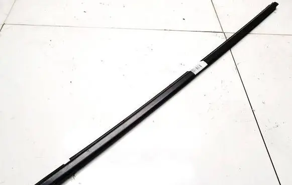 Mazda 3 I Front door glass trim molding 