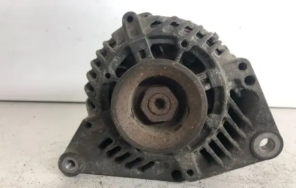 Audi A4 S4 B5 8D Generator/alternator