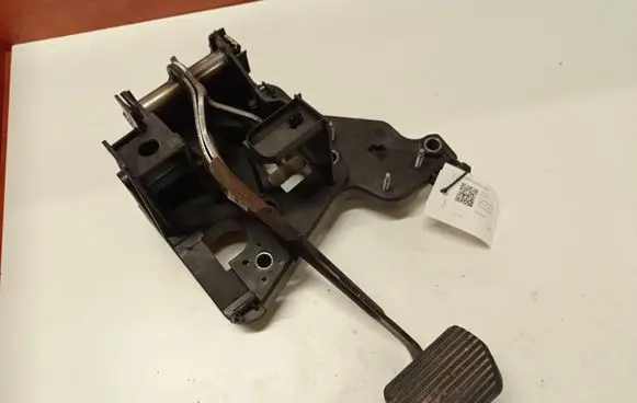Citroen C6 Brake pedal 9660185780