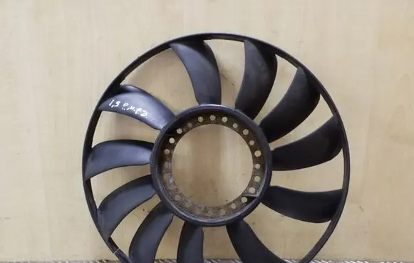 Volkswagen PASSAT B5.5 Fan impeller 058121301B