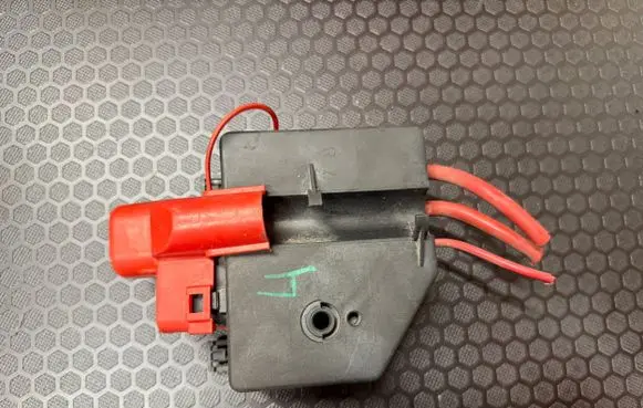 Mercedes-Benz ML W164 Fuse module A1645400050