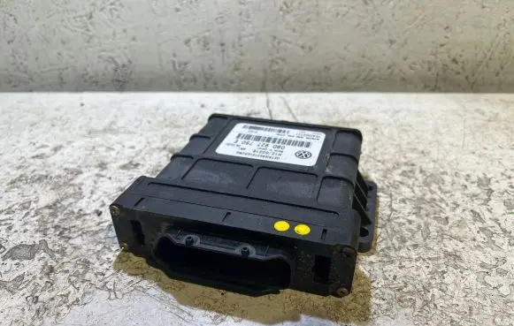 Volkswagen Touareg I Gearbox control unit/module 09D927750E H12S0318 YPAK000777