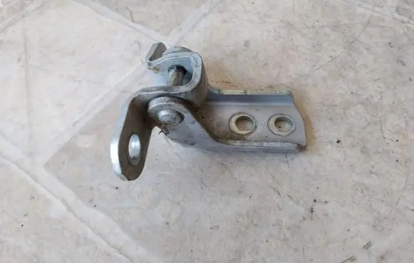 Toyota Corolla Verso AR10 Front door upper hinge