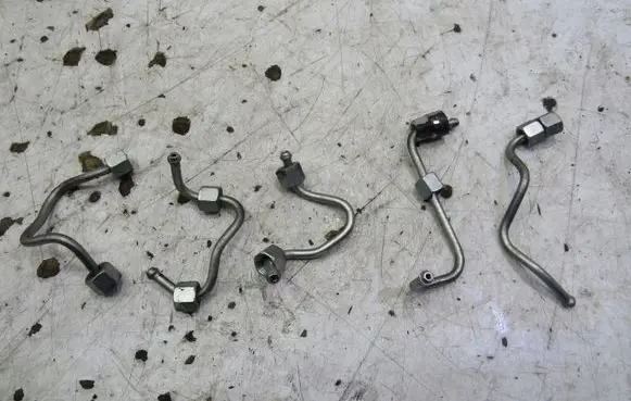 Nissan Note (E12) Fuel line pipe GMAUTO4574097