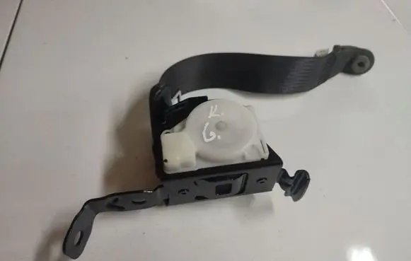 Opel Insignia A Rear seatbelt 13288436