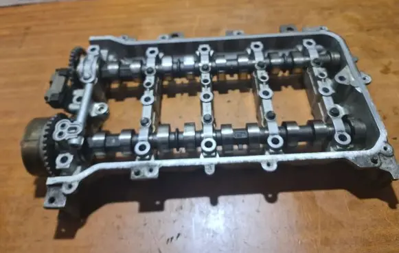 Toyota Prius (XW30) Camshaft 10020