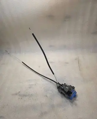Audi A8 S8 D2 4D Rear door lock 4D0839016D