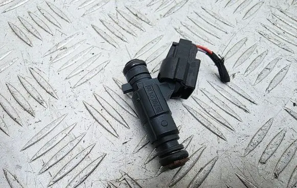 Peugeot 208 I Fuel injector 0280157127 9676017480