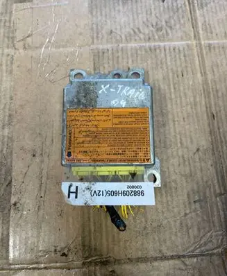 Nissan X-Trail T30 Airbag control unit/module 988209H605