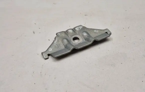 Battery bracket