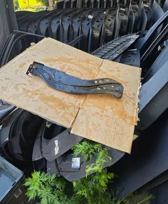 Opel Crossland X Radiator support slam panel 39054943