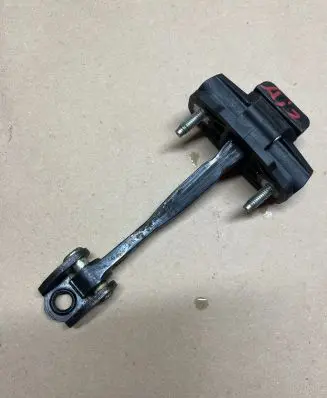 Volvo V40 Rear door check strap stopper 31298427