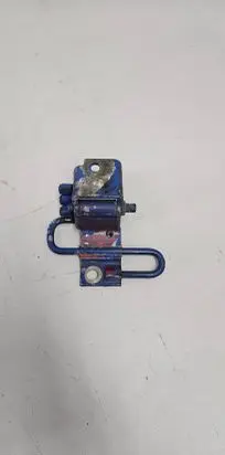 Volkswagen Touran I Front door lower hinge 1t0831412a
