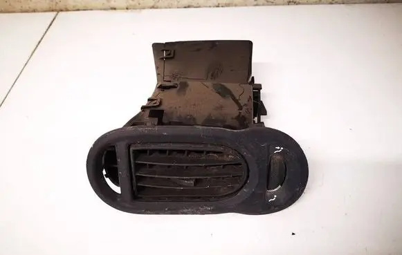 Renault Modus Dash center air vent grill 8935G4