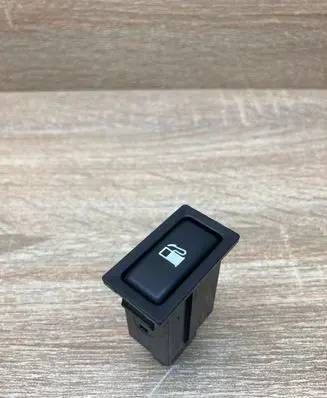 Toyota Avensis T250 Fuel tank opening switch 156795
