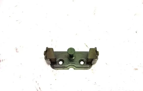BMW 3 E46 Loading door lock loop/hook striker 8203771