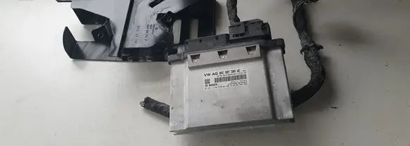Volkswagen Golf VII Engine control unit/module