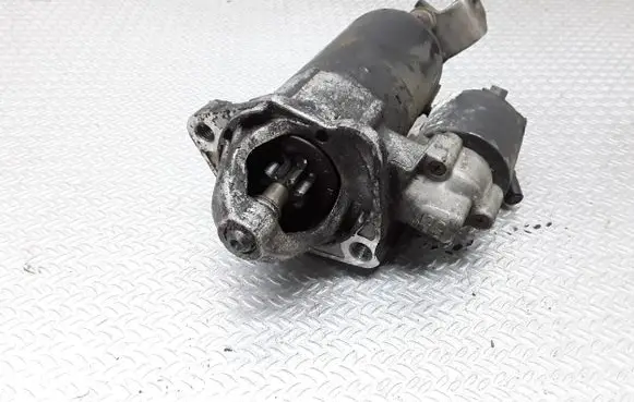 Audi A4 S4 B5 8D Starter motor 0001107068