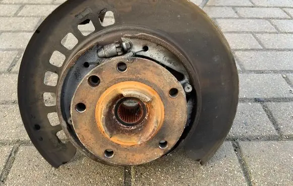 Audi Q7 4L Rear wheel hub 7L8505435