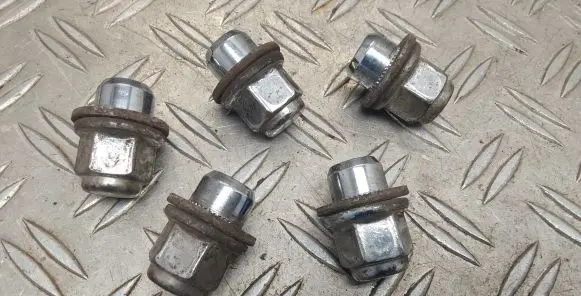 Toyota Verso Nuts/bolts 