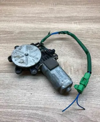 Honda CR-Z Front door window regulator motor 003100 Used