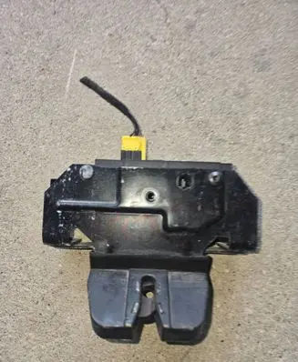 Opel Vectra C Tailgate/trunk/boot lock/catch/latch 495072894