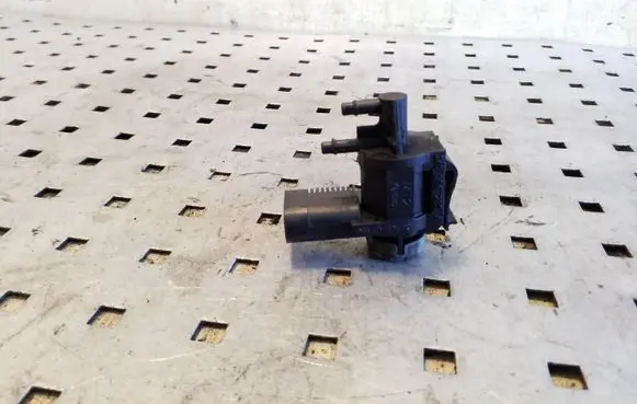 Skoda Superb B6 (3T) Turbo solenoid valve 1K0906283A