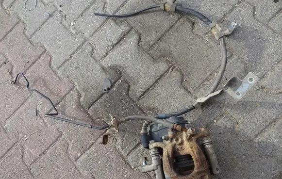 Nissan Qashqai Rear brake caliper XXXXXXXXXXX