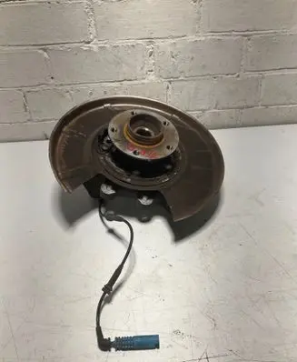 Rear wheel hub