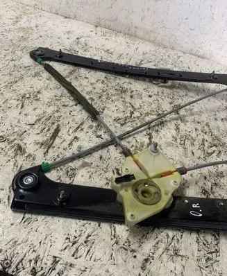 BMW X3 E83 Front window lifting mechanism without motor