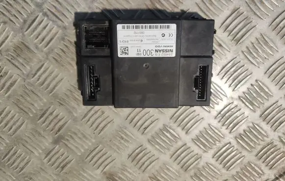 Nissan Navara D40 Comfort/convenience module 284B2EB300 5WK48883