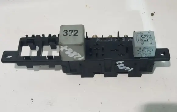 Audi A4 S4 B5 8D Fuse module 8L0941822A