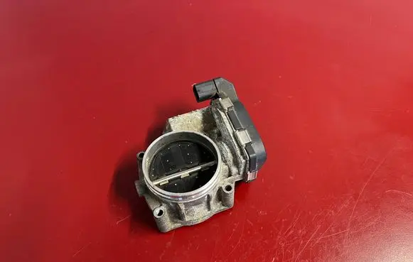 BMW X3 F25 Throttle valve 7556118