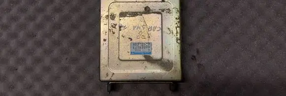 Mitsubishi Carisma Engine control unit/module MD322387 E2T63277